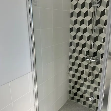 Pellisson Apartament *